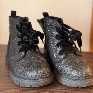 Cat & Jack Khloe Girls’ Combat Boots – Size 10 – Black Glitter with Velvet Laces